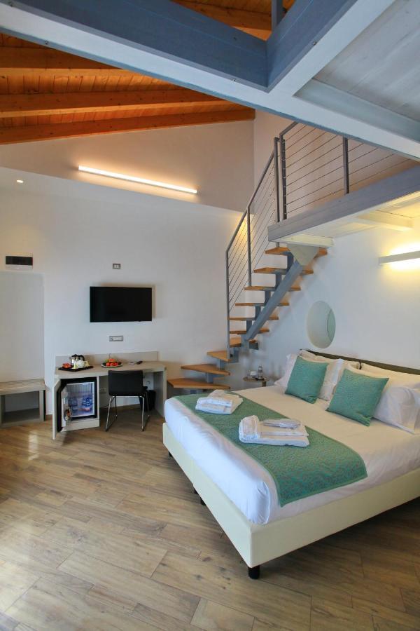 Hotel Ponti Angera Buitenkant foto