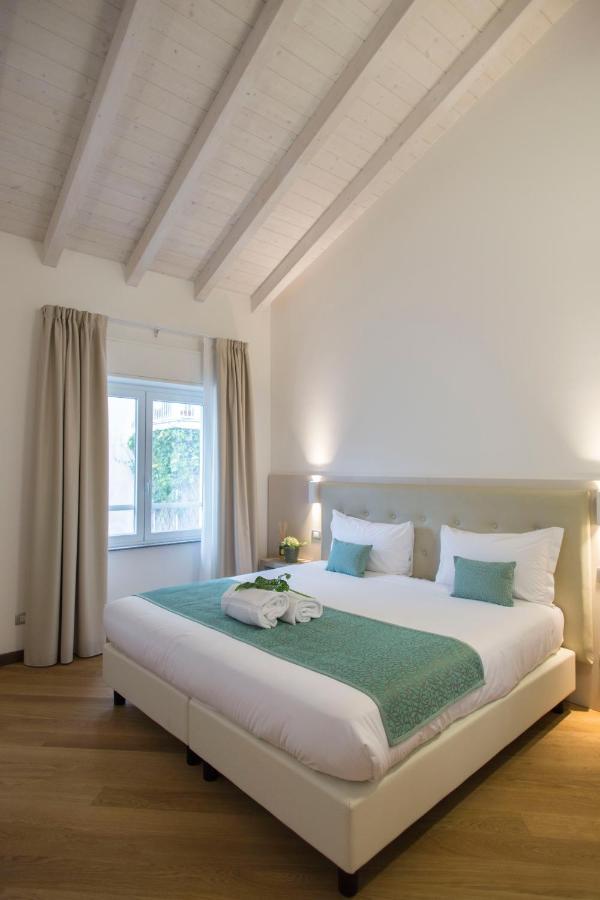 Hotel Ponti Angera Buitenkant foto