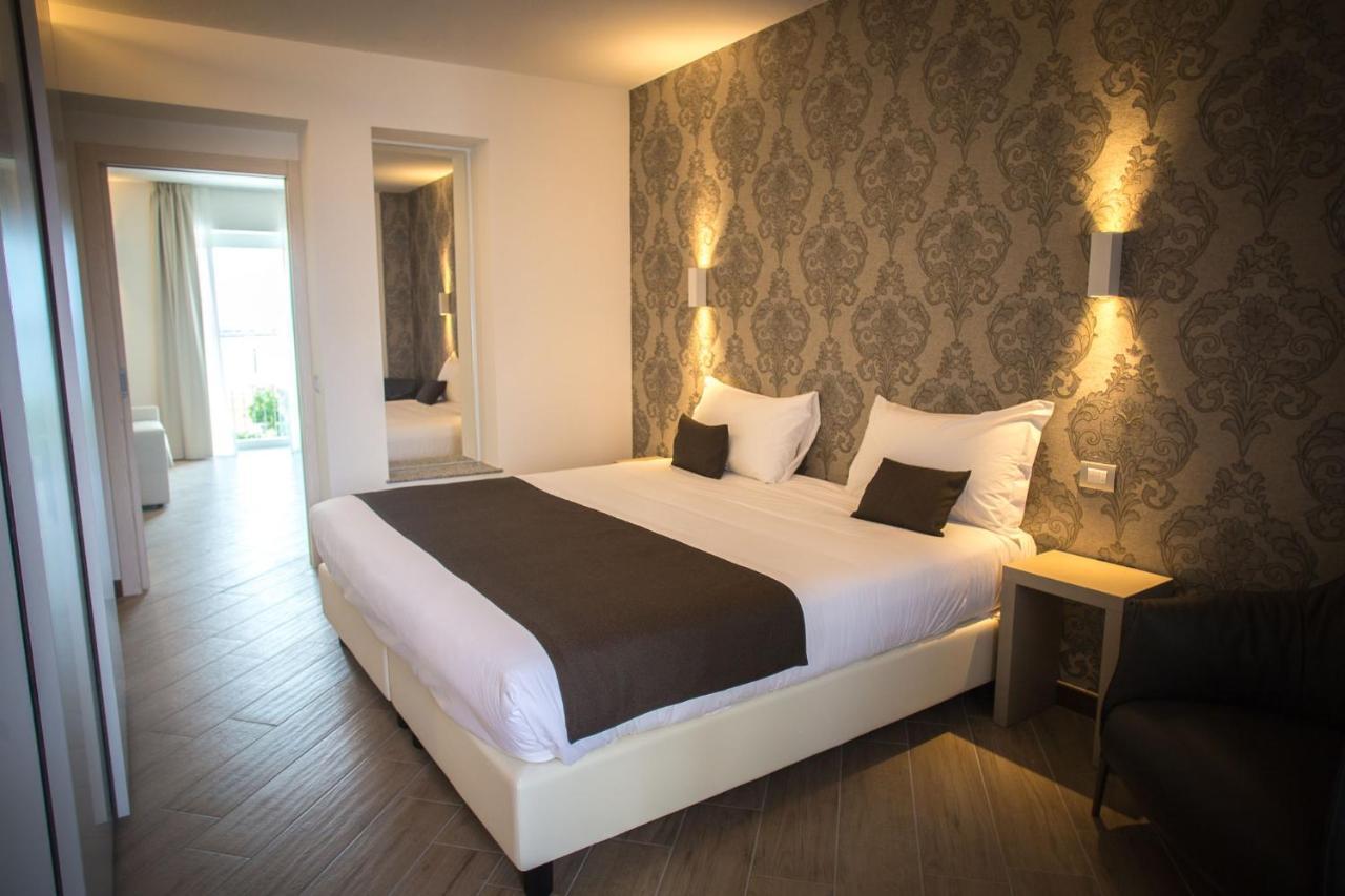 Hotel Ponti Angera Buitenkant foto
