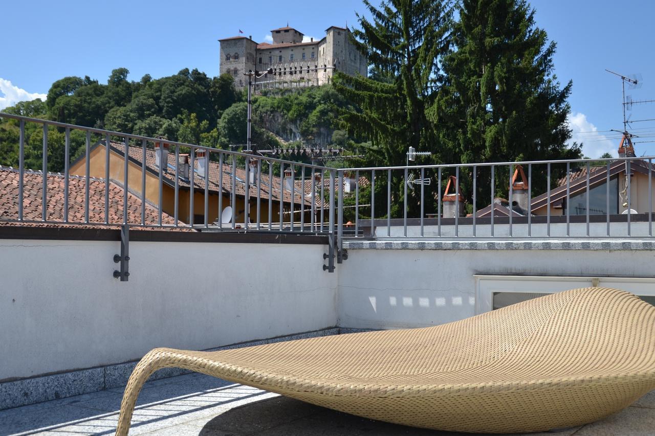 Hotel Ponti Angera Buitenkant foto