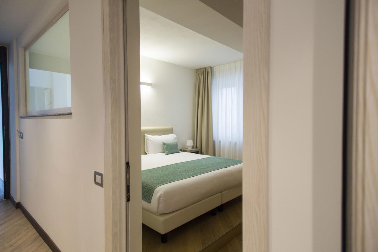 Hotel Ponti Angera Buitenkant foto