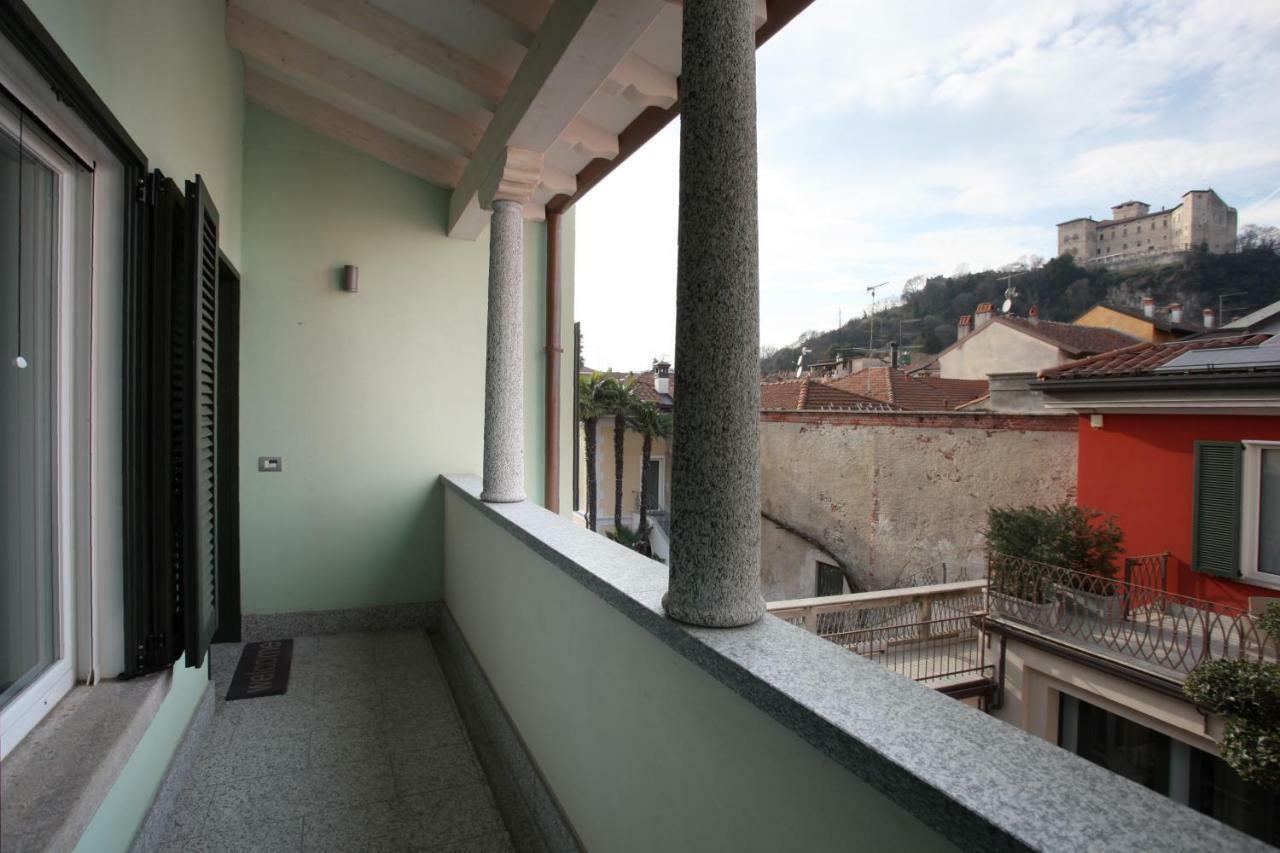 Hotel Ponti Angera Buitenkant foto